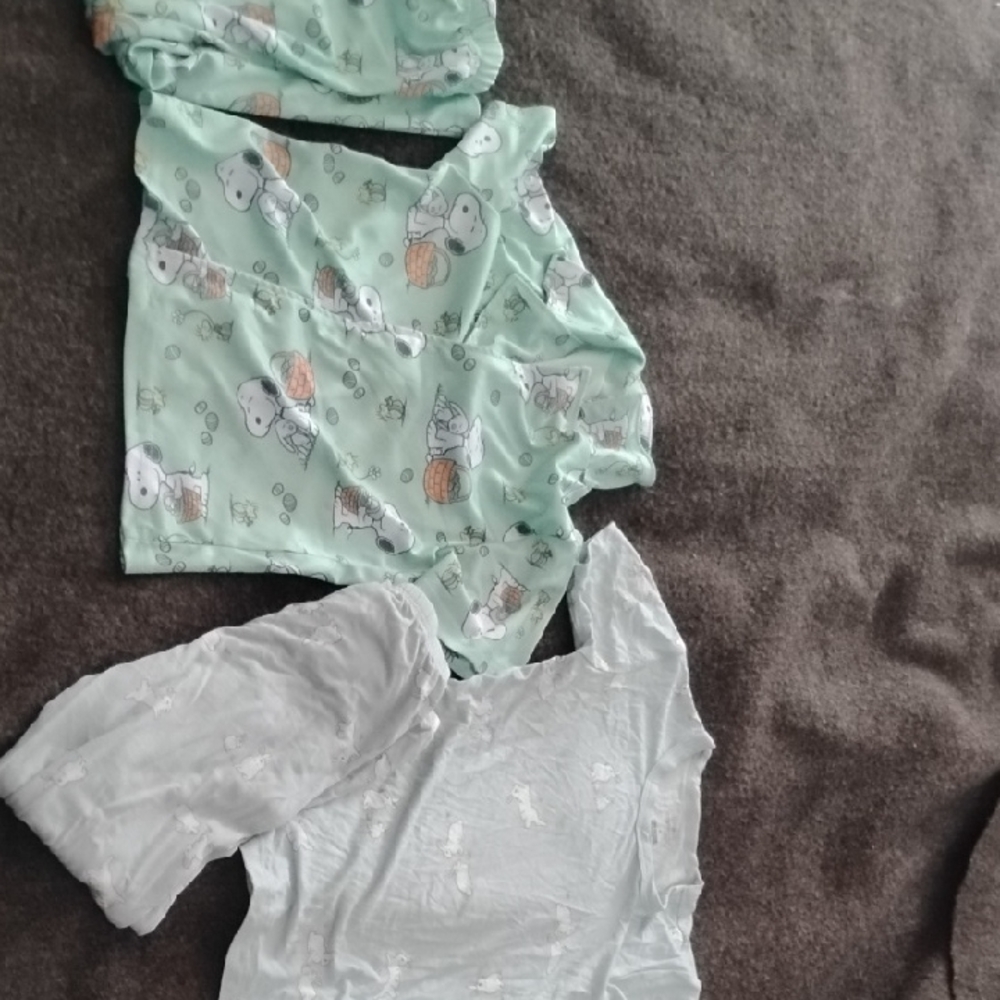Easter Kids Pajama Set in Green. Peanuts Set And Modern Moments